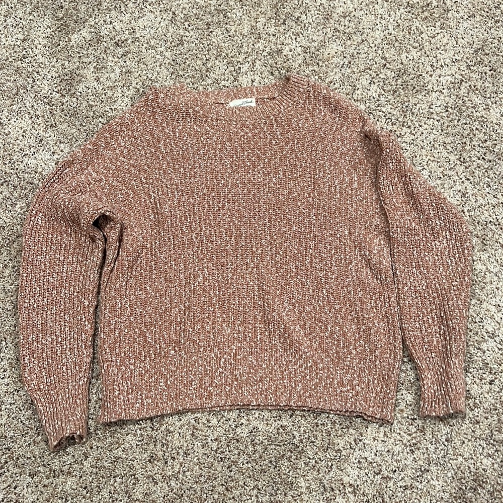 Universal Thread-Sweater